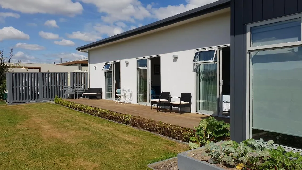 Blackley House B&B Blenheim 4*,